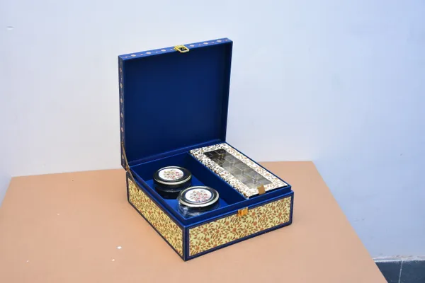 Multicolour_Decorative_Jewelry_Storage_Box_With_Floral_Design