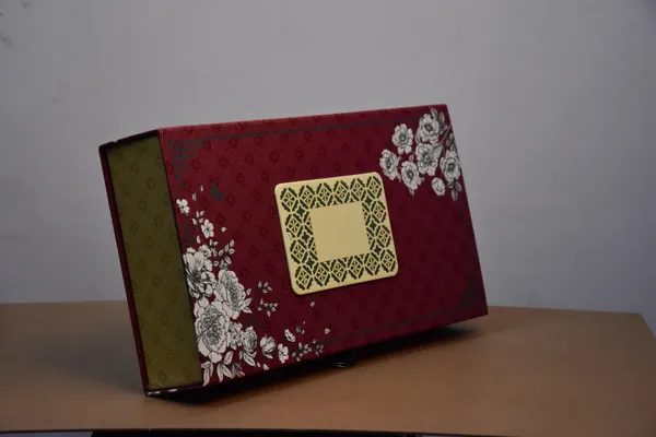 Red_And_Golden_Floral_Gift_Box