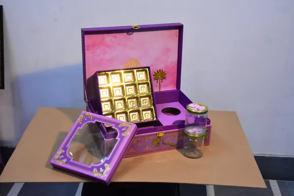 Purple_Decorative_Jewelry_Box_With_Mirror_And_Compartments