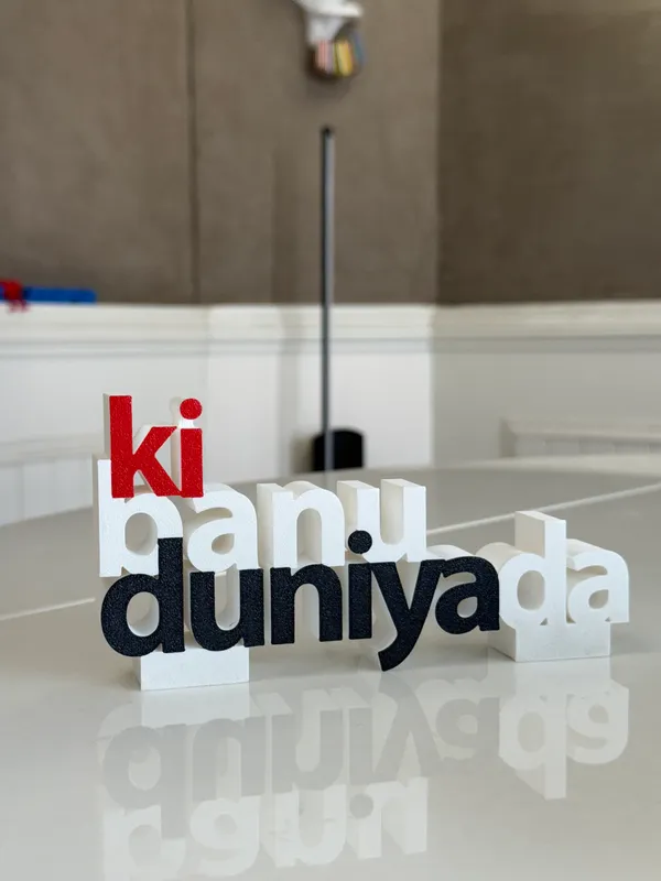 White_And_Black_Ki_Banu_Duniya_Da