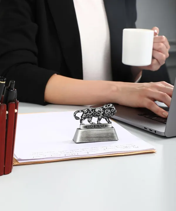 ZAHEPA_Metal_Lion_Paperweight_for_Office_Table,_Stylish_Desk_Accessory_&_Desktop_Decor,_Patriotic_Decorative_Showpiece_Item_Gift_for_Men,_Professionals,_Students_&_Corporate_(Black)