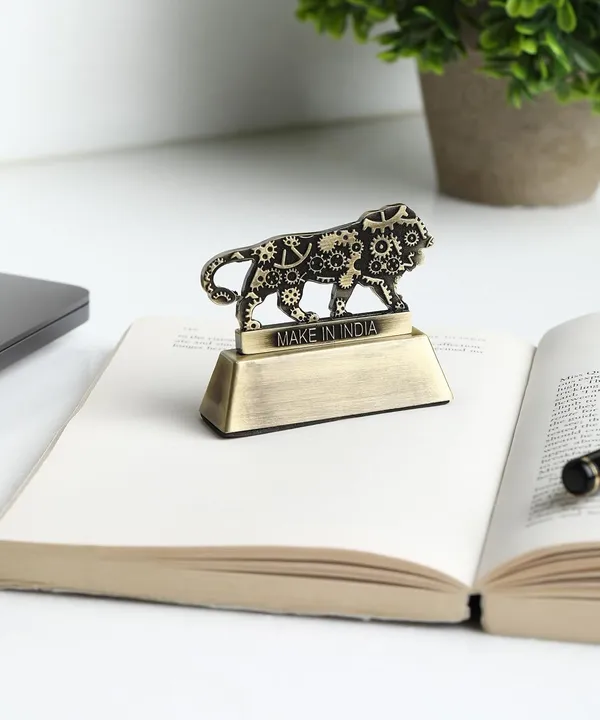 ZAHEPA_Metal_Lion_Paperweight_for_Office_Table,_Stylish_Desk_Accessory_&_Desktop_Decor,_Patriotic_Decorative_Showpiece_Item_Gift_for_Men,_Professionals,_Students_&_Corporate_(Mehendi)