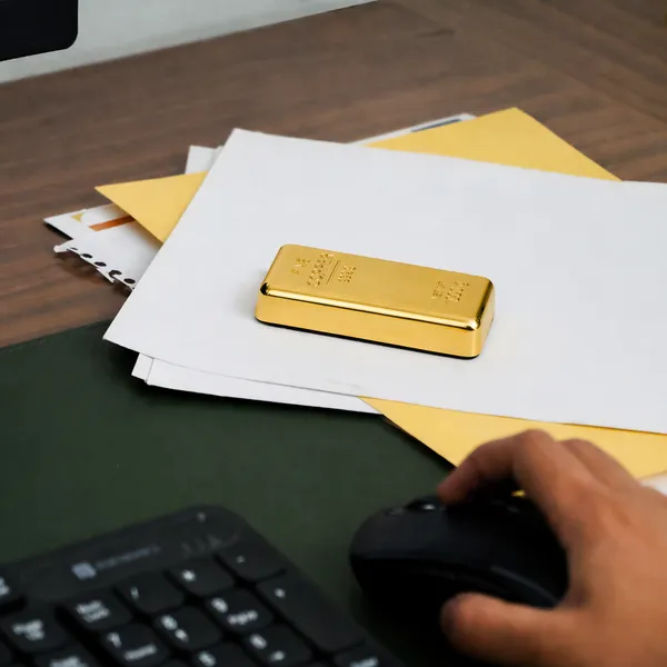 ZAHEPA_Realistic_Metal_Gold_Bar_Paperweight_for_Office_Table,_Fake_Gold_Biscuit_Paper_Weight_Table_Decoration,_Prop_for_Jewellery_Shop_&_Heist_Theme,_Unique_Gift_for_Home_&_Office_(Pack_of_1)