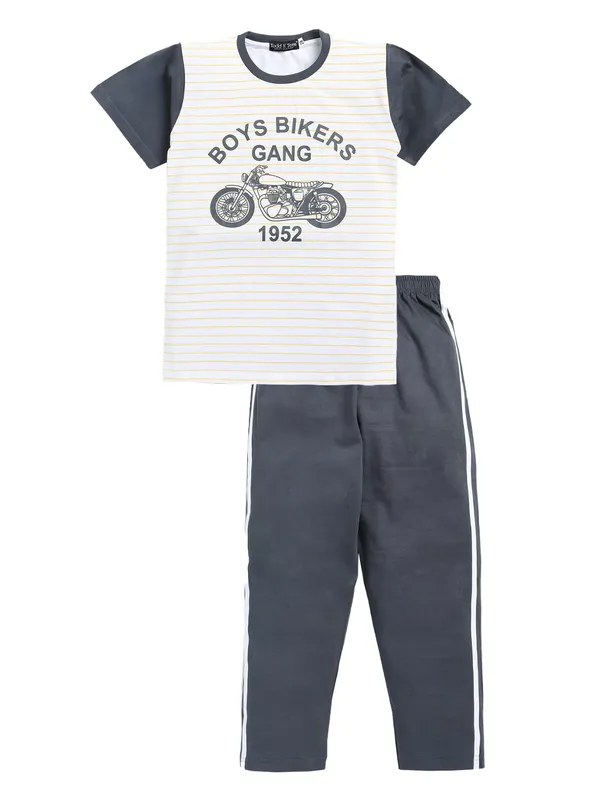 Grey_And_White_Cotton_T-Shirt_Track_Pant_Joggers_Set_For_Boys