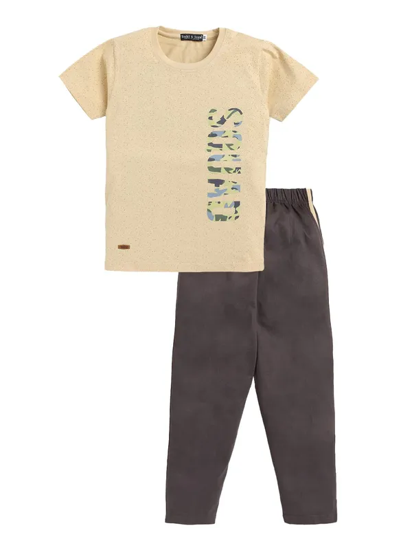 Multicolor_Cotton_T-Shirt_Joggers_Combo_Set_For_Boys_Pack_Of_2