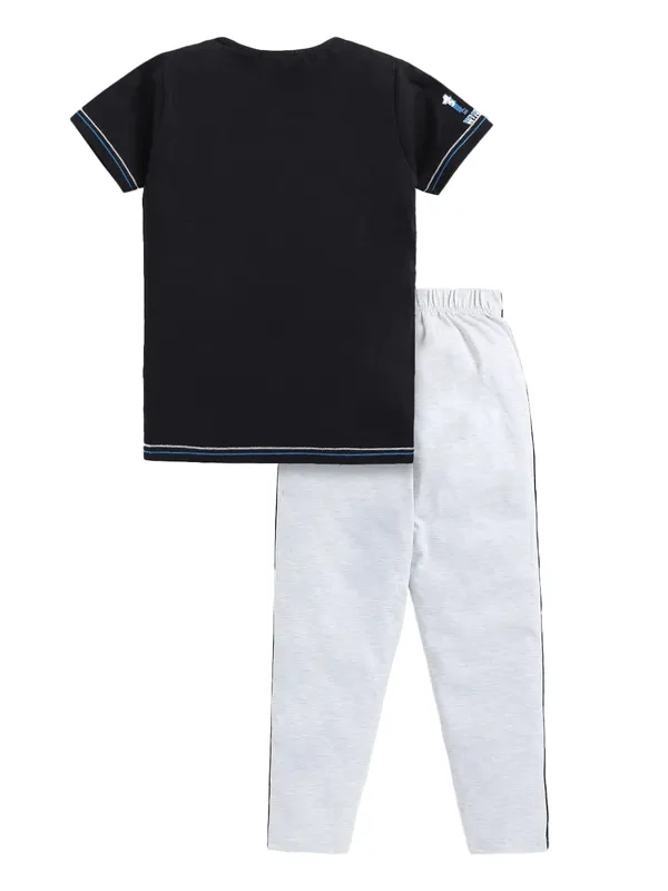 Multicolor_Cotton_T-Shirt_Joggers_Combo_Set_For_Boys_Pack_Of_2