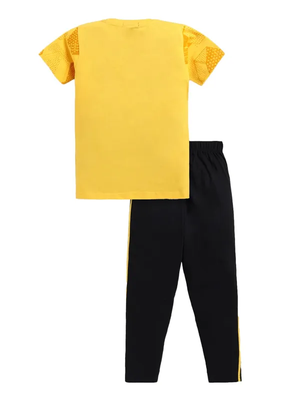 Multicolor_Cotton_T-Shirt_Joggers_Combo_Set_For_Boys_Pack_Of_2