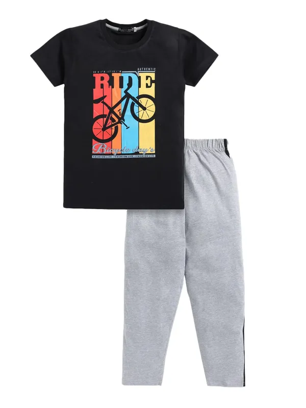 Multicolor_Cotton_T-Shirt_Joggers_Combo_Set_For_Boys_Pack_Of_2