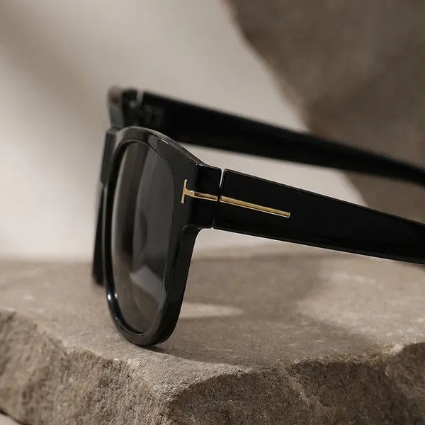 Black_Classic_Wayfarer_Sunglasses_With_T_Bar_Accent