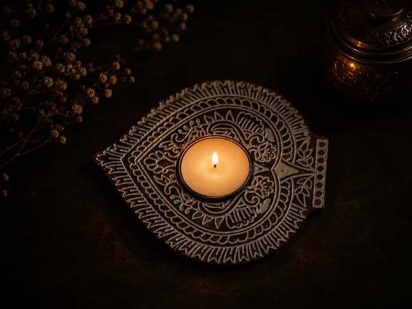 Jaipur_Candles_Wooden_Tealight_Candle_Holder_with_10_Unscented_Tealight_Candles