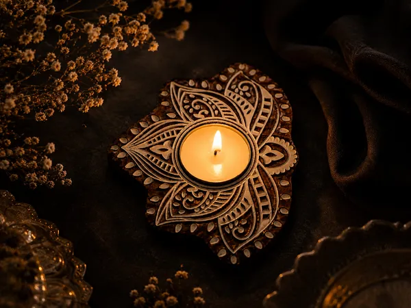 Jaipur_Candles_Wooden_Tealight_Candle_Holder_with_10_Unscented_Tealight_Candles