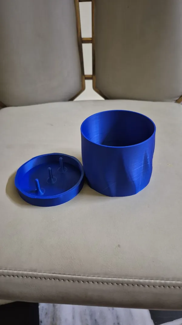 Blue_Cylindrical_Planter_With_Drainage