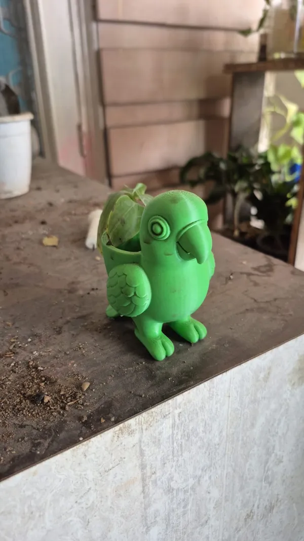 Green_Parrot_Shaped__Planter_Pot