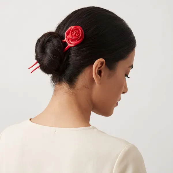 Decorative_Red_Rose_Hair_Stick_-_Traditional_Japanese_Style_Hair_Accessory