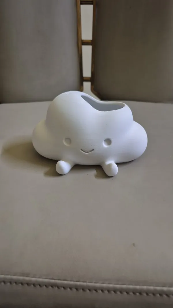 Cute_White_Cloud_Planter_With_Smiling_Face_And_Legs