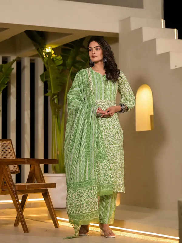 Green_Cotton_Kurta_Set_For_Women