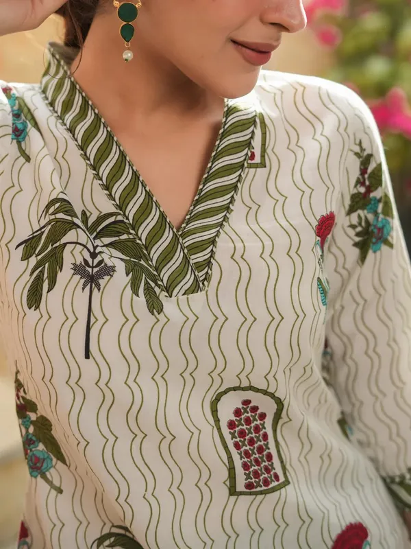 Cream_Base_With_Red_Floral_&_Green_Top_For_Women