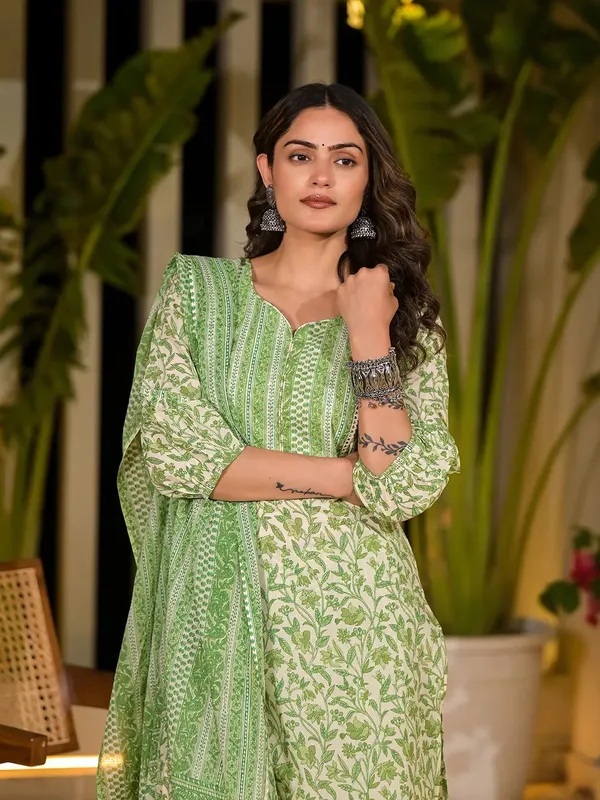 Green_Cotton_Kurta_Set_For_Women