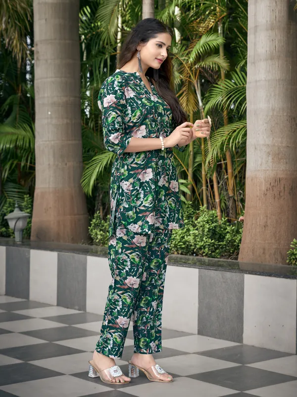 Forrest_Green_&_Off-white_Cotton_Rayon_Blend_Co-ord_Set_For_Women
