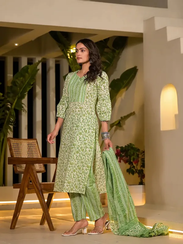 Green_Cotton_Kurta_Set_For_Women