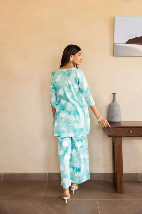 SKY_BLUE_&_WHITE_TIE-DYE_RAYON_COTTON_BLEND_COORD_SET_FOR_WOMEN