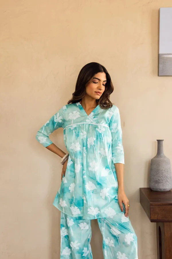 SKY_BLUE_&_WHITE_TIE-DYE_RAYON_COTTON_BLEND_COORD_SET_FOR_WOMEN