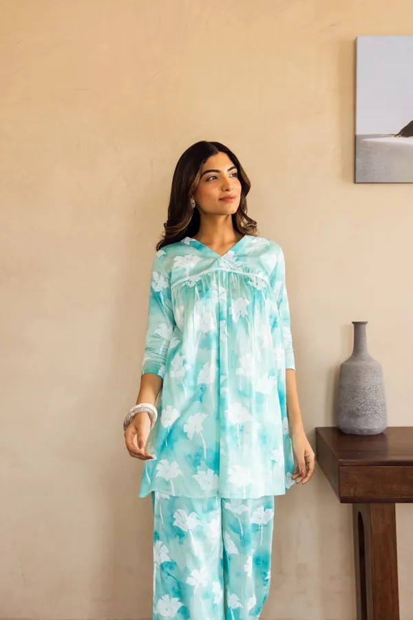 SKY_BLUE_&_WHITE_TIE-DYE_RAYON_COTTON_BLEND_COORD_SET_FOR_WOMEN