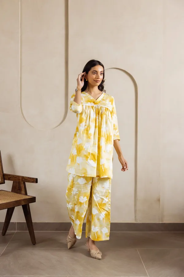 White_&_Yellow_Tie-Die_Rayon_Cotton_Blend_Co-ord_Set_For_Women