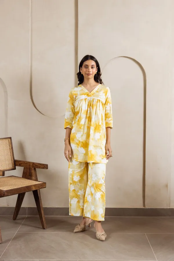 White_&_Yellow_Tie-Die_Rayon_Cotton_Blend_Co-ord_Set_For_Women