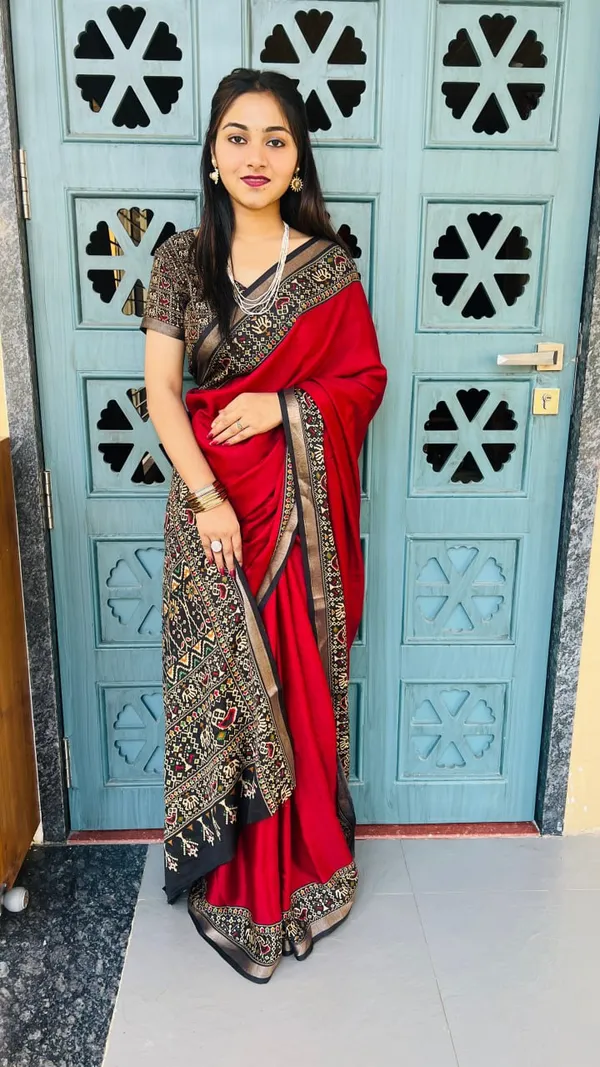 Mustard_Yellow_Saree_With_Maroon_Bandhani_Border_And_Pallu