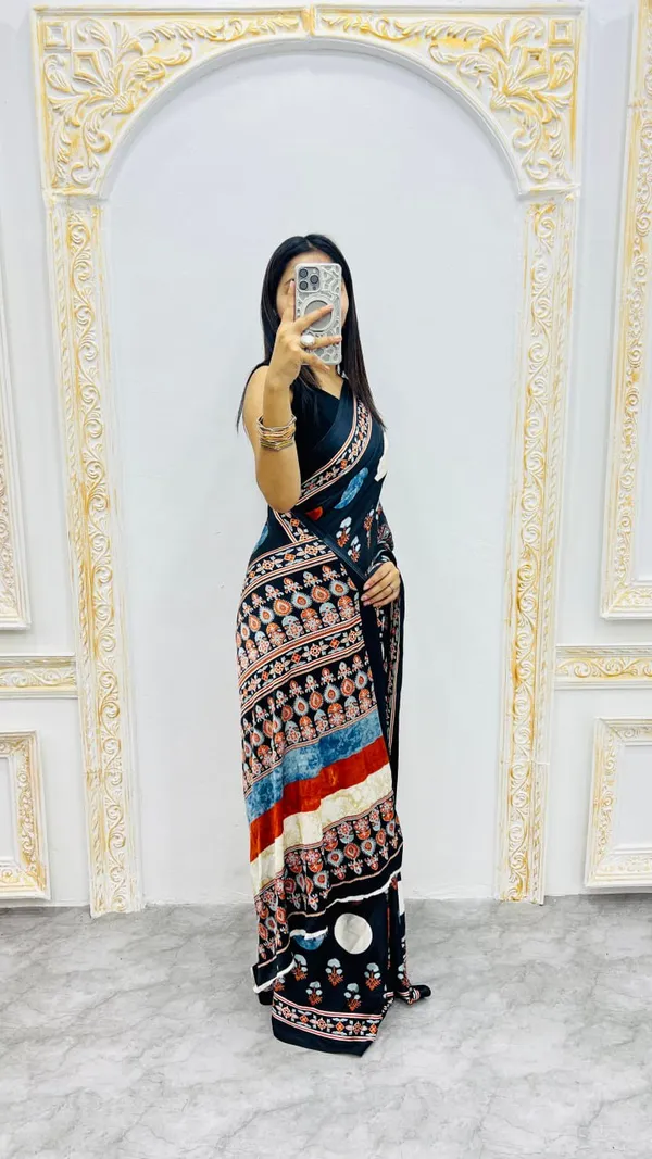 Black_Kalamkari_Print_Saree_With_Traditional_Border