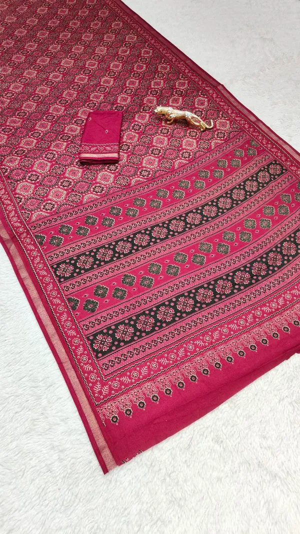 Maroon_Bandhani_Print_Saree_With_Black_Blouse