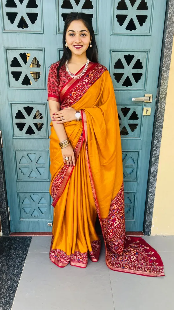 Mustard_Yellow_Saree_With_Red_Embroidered_Border