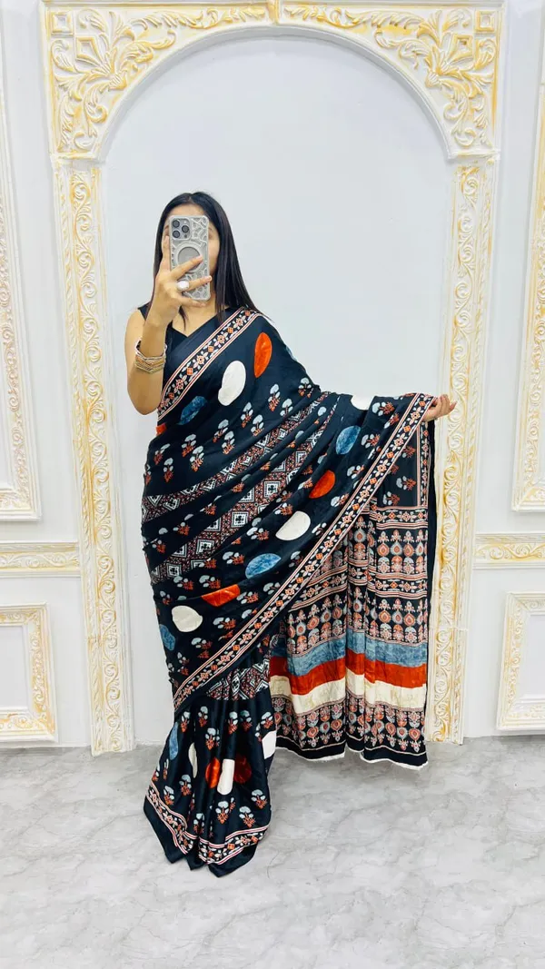 Black_Kalamkari_Print_Saree_With_Traditional_Border