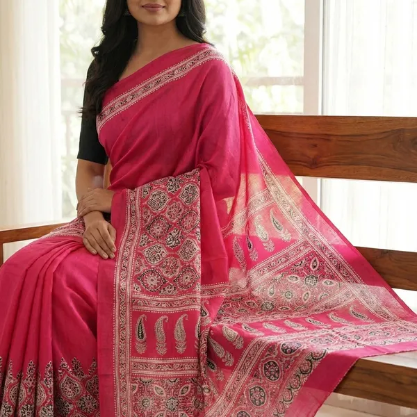 Red_Saree_With_Traditional_Block_Print_Design
