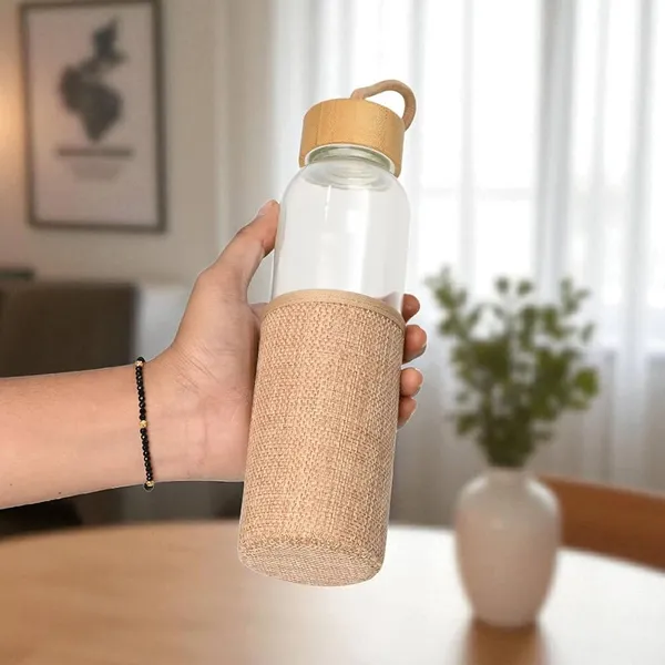 Glass_Water_Bottle_With_Bamboo_Lid_And_Fabric_Sleeve