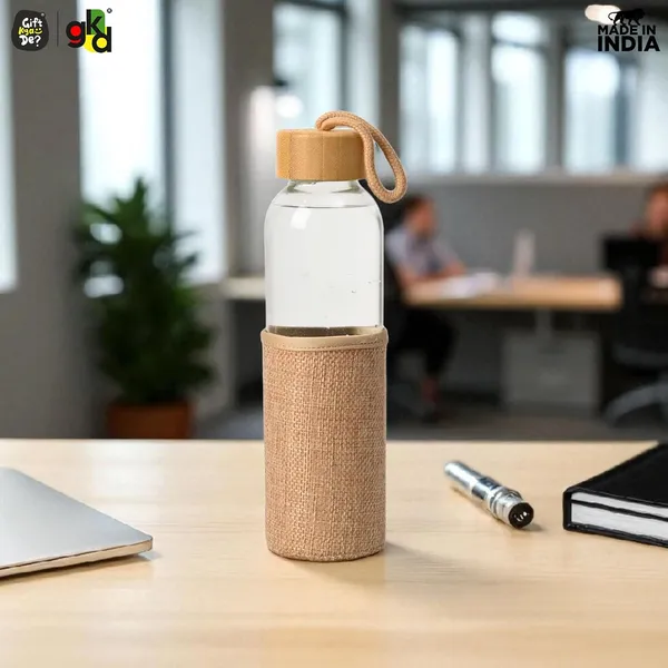 Glass_Water_Bottle_With_Bamboo_Lid_And_Fabric_Sleeve