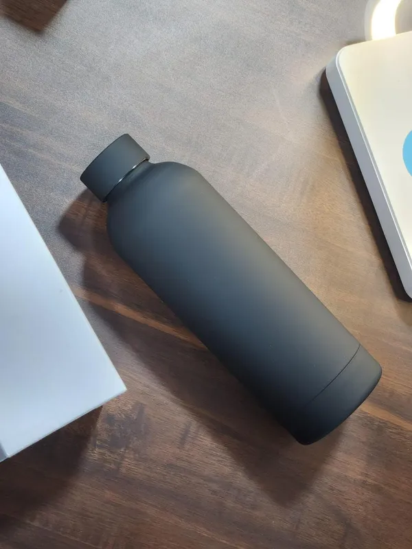 Matte_Finish_Insulated_Water_Bottle_With_Screw_Cap