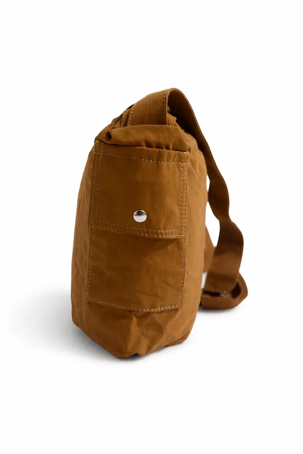 Stylish_Brown_Crossbody_Shoulder_Bag_for_Women_&_Men_|_Adjustable_Strap_|_Spacious_Zip_Closure_|_Lightweight_Everyday_Sling_Bag