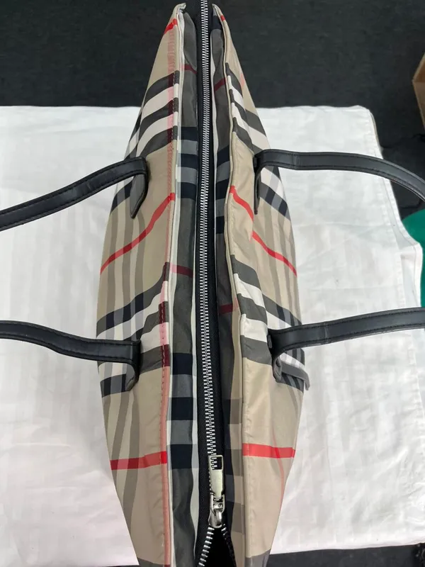 Women’s_Large_Check_Printed_Tote_Bag_|_Spacious_Travel_Shopping_Tote_with_Zipper_Closure_|_Lightweight_Multipurpose_Shoulder_Bag_for_Office,_College,_Gym_&_Daily_Use