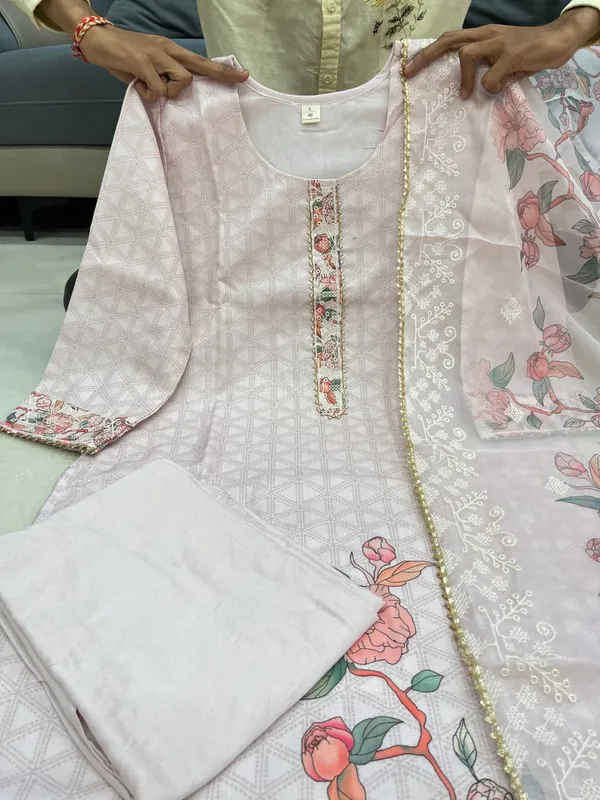 Maanira_Trendy_Ethnic_Kurti_Collection