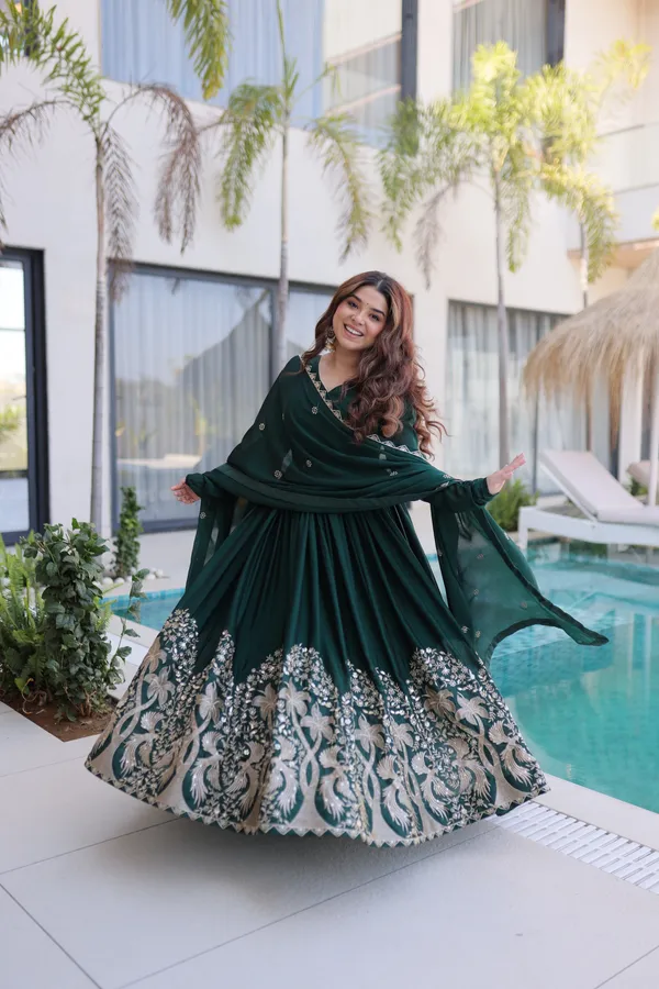Green_Silk_Blend_Premium_And_Fancy_Design_Anarkali_Suit_For_Women