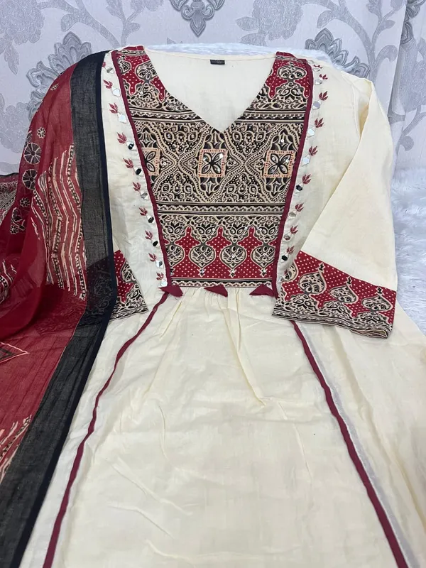 Maanira_Premium_60-60_Cotton_Ethnic_Wear_Kurti
