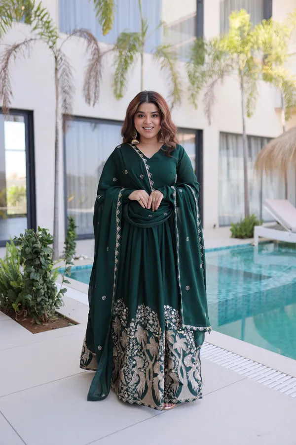 Green_Silk_Blend_Premium_And_Fancy_Design_Anarkali_Suit_For_Women