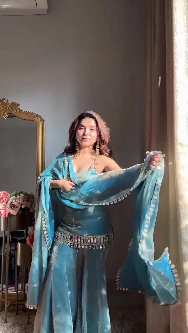Mint_Green_Silk_Blend_Premium_And_Fancy_Design_Ethnic_Suit_Set_For_Women