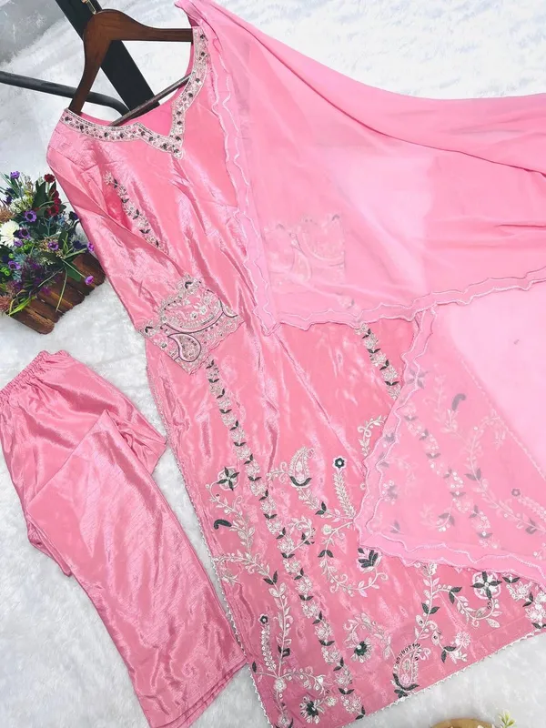 Maanira_Elegant_Long_Kurti_for_Women