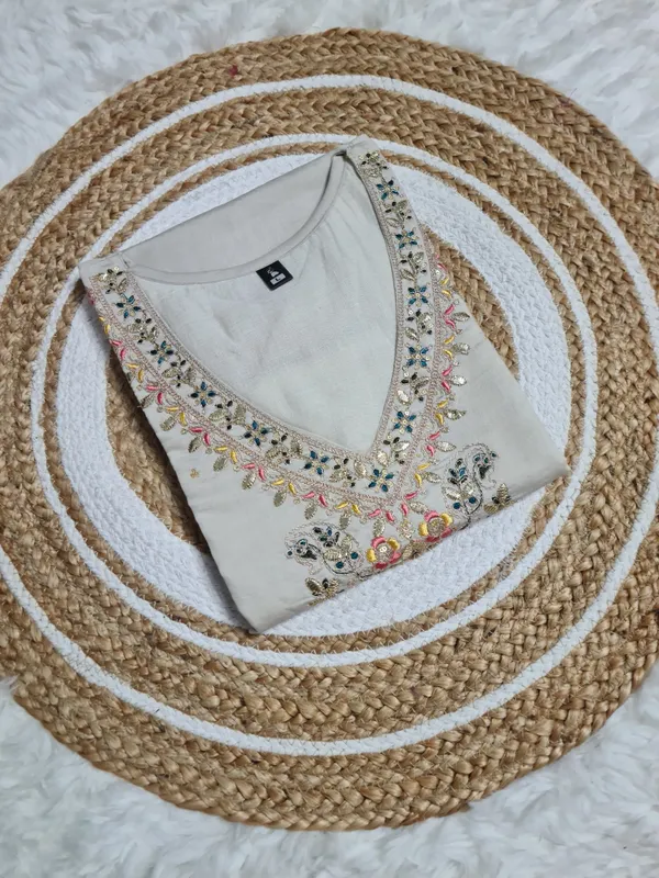 Maanira_Traditional_Festive_Kurti_Collection