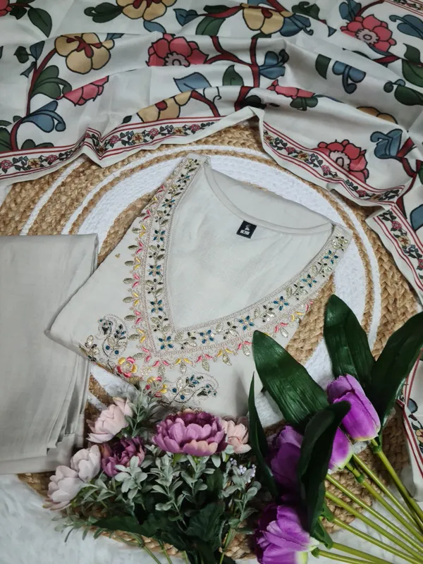 Maanira_Traditional_Festive_Kurti_Collection