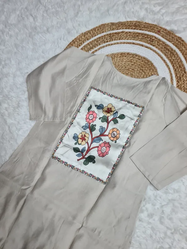 Maanira_Traditional_Festive_Kurti_Collection