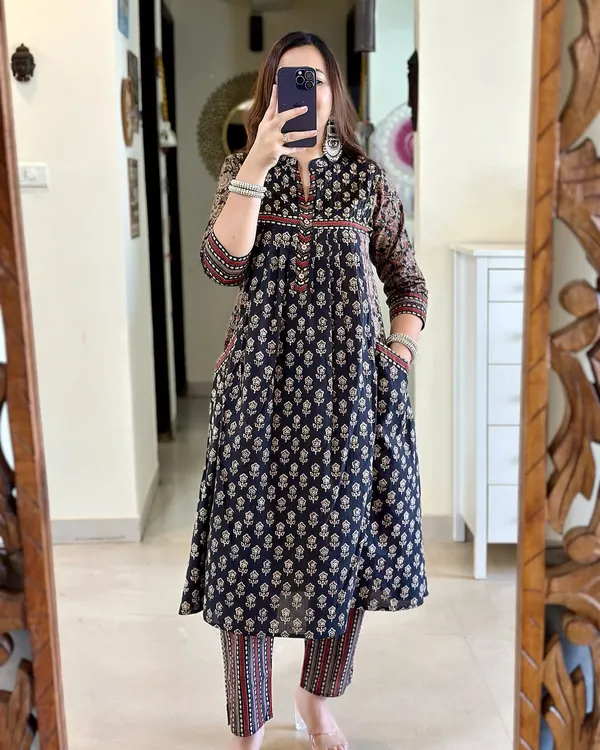 Maanira_Floral_Printed_Daily_Wear_Kurti